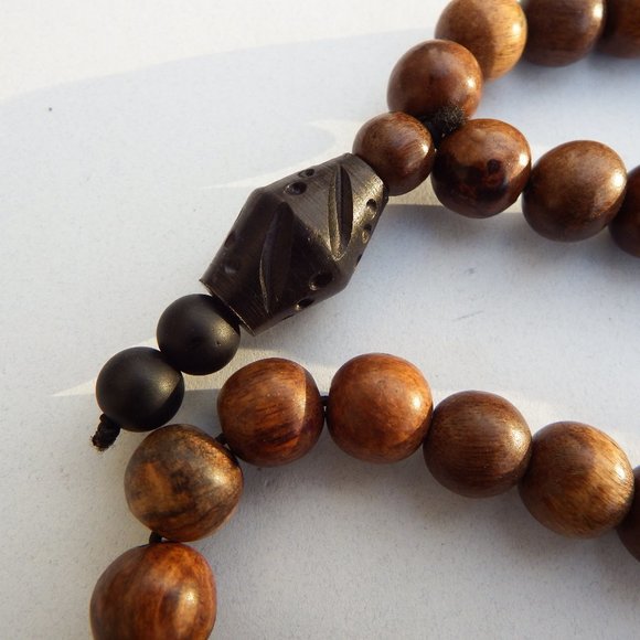 10mm Gaharu Buaya with Carved Ebony Bead And black Onyx Bead Necklace - Picture 6 of 8